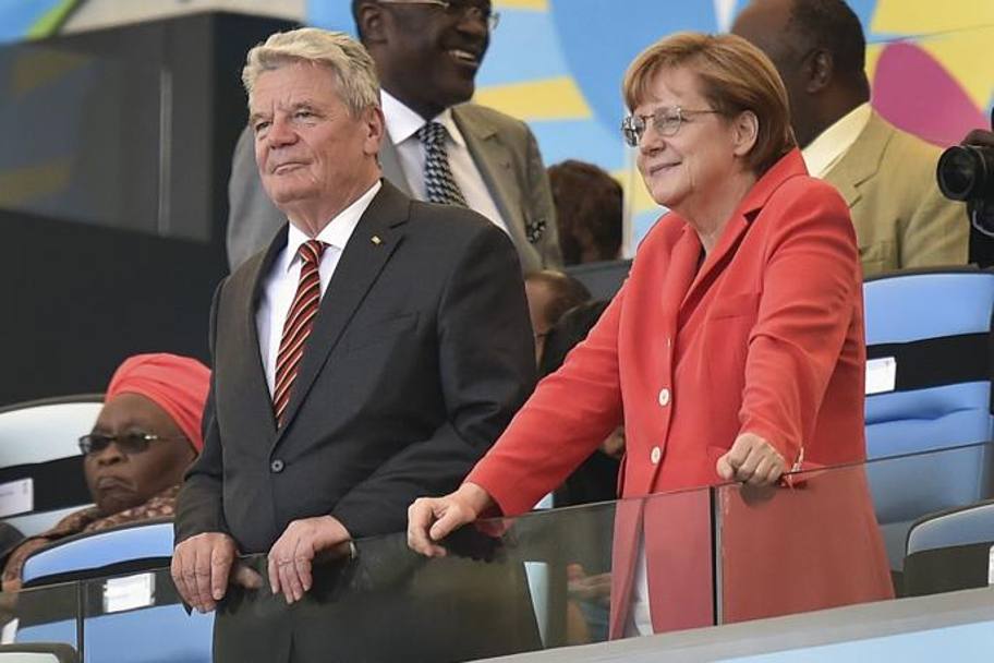 Il presidente tedesco Joachim Gauck e il cancelliere Angela Merkel. Ap